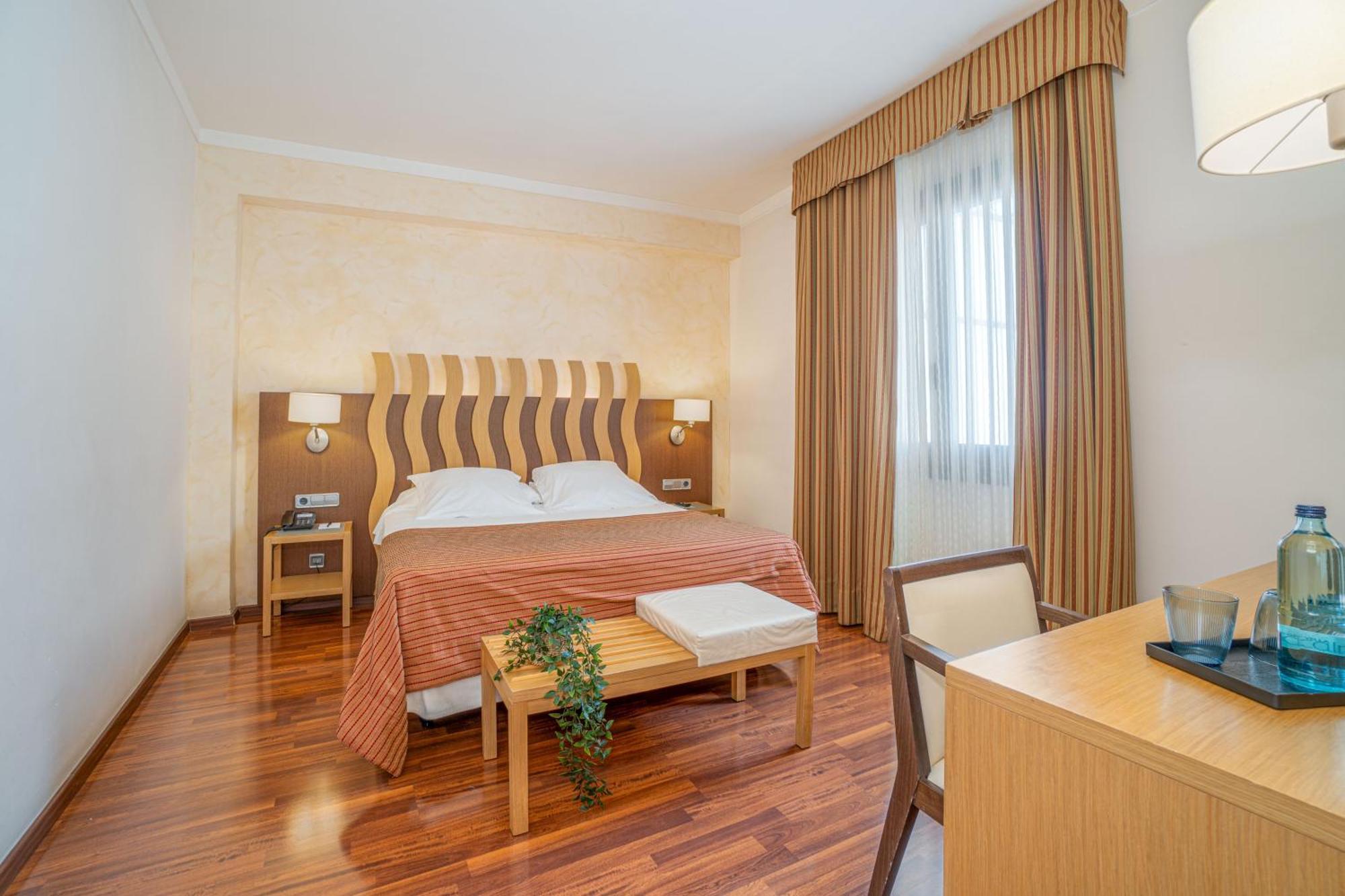 Hotel Duran Figueres  Luaran gambar